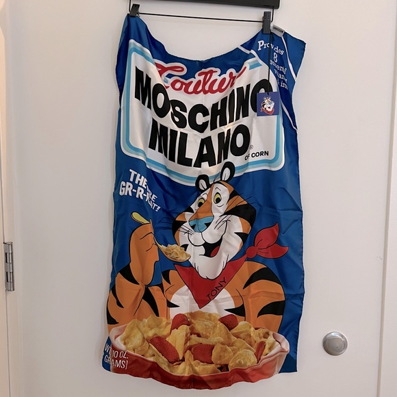 Moschino Tony The Tiger-print scarf year of the tiger Limited Edition - Picture 3 of 10